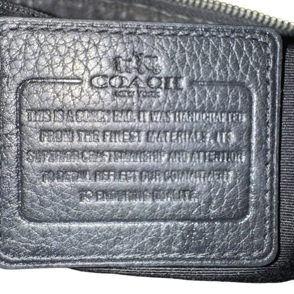 Designer Handbag Bundle – Gucci, Coach, Dooney, Makeup Junkie – 6 Pcs - Picture 13 of 16